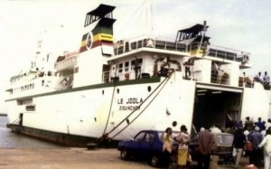 le-joola-ferry-senegalais-qui-a-fait-naufrage-en-2002_1763081_480x300